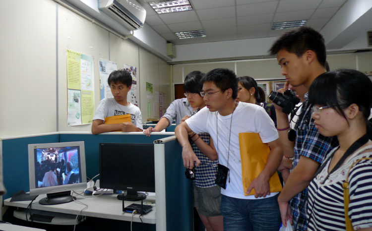 必赢bwin官网师生参观成功大学行动实验室